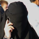 Под запретом маски и никабы: полиция разъяснила правила ношения религиозной одежды и закрытия лица