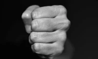 Учитель получил 25 суток ареста за избиение школьника в Казахстане
