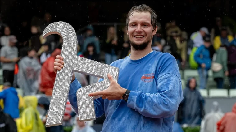 Бублик поднялся на пять позиций в live-рейтинге ATP