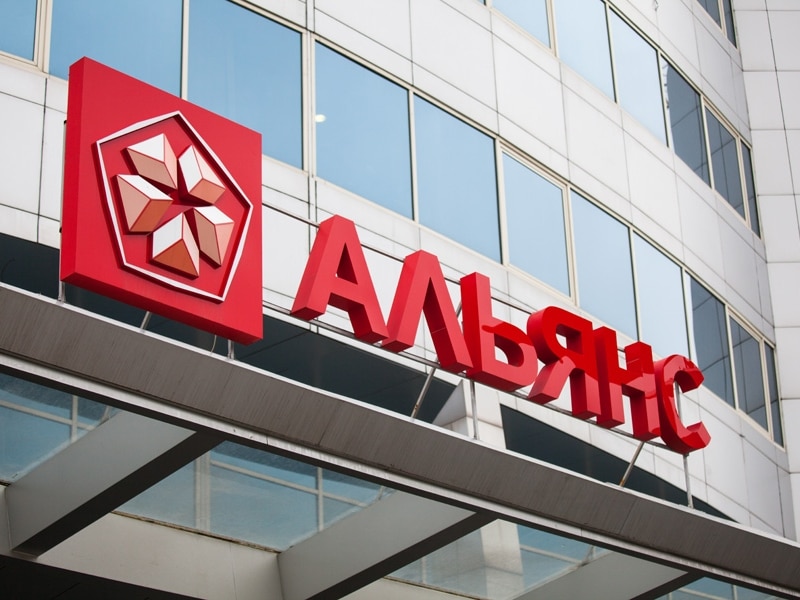 На скоте живого места нет: сельчане ЗКО пожаловались на нашествие клещей