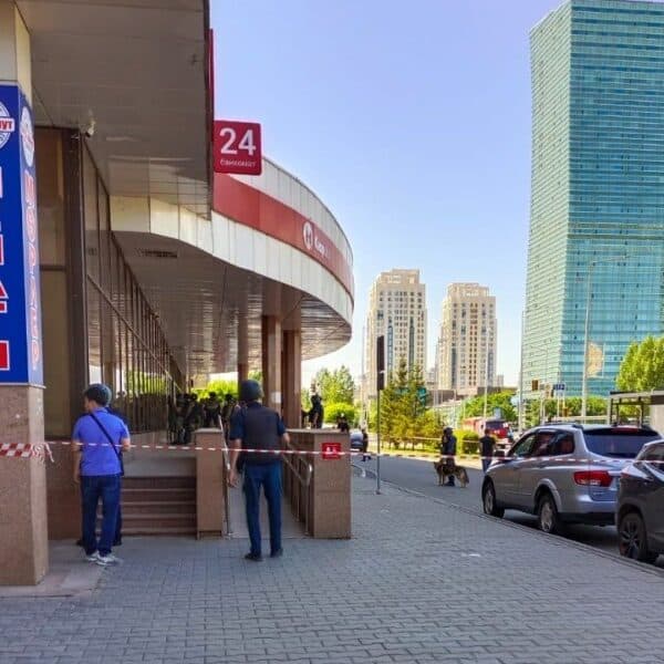 В банке находится в заложниках 7 человек — МВД РК