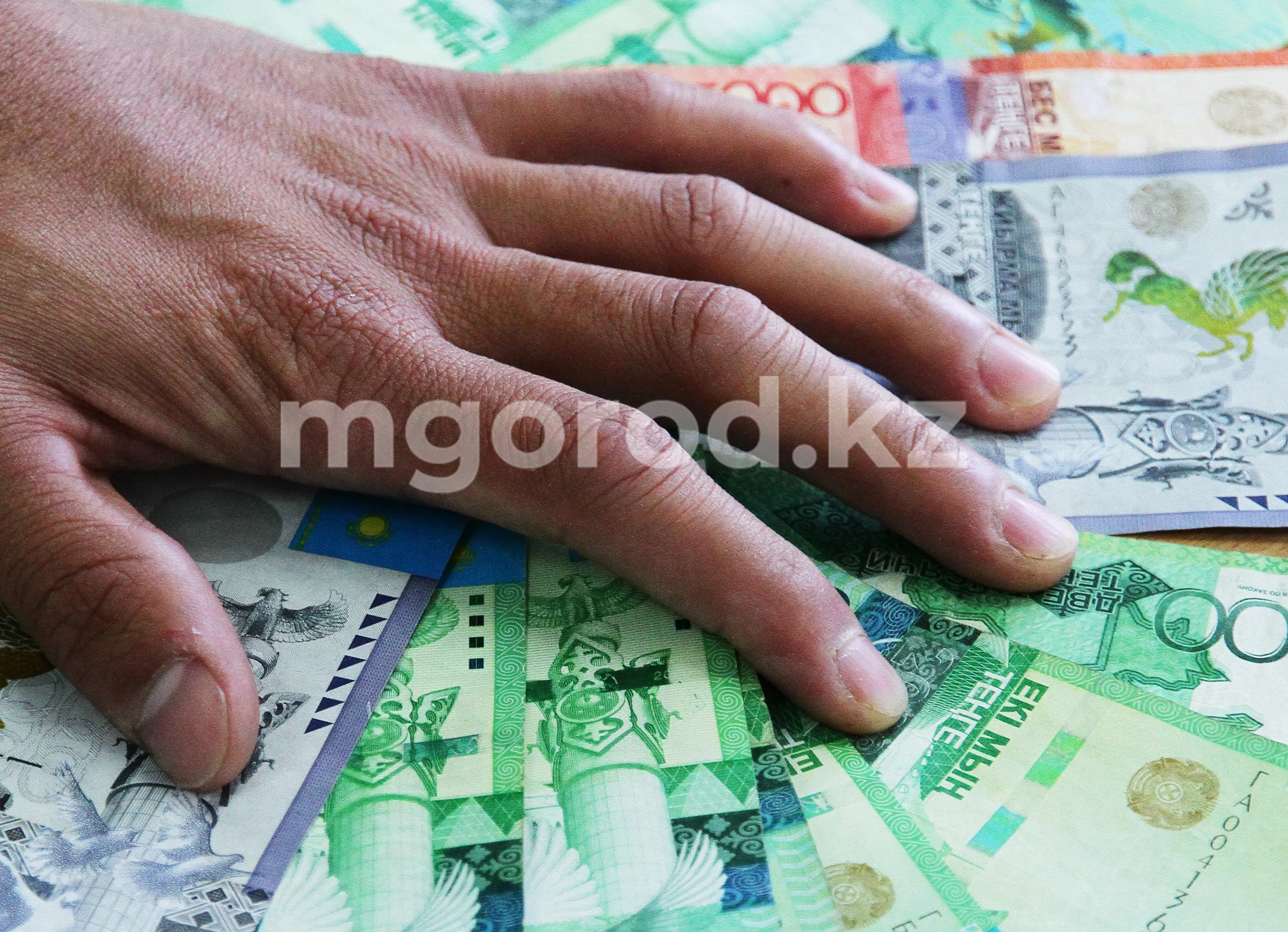 120 млн тенге похитили из банка в ЗКО