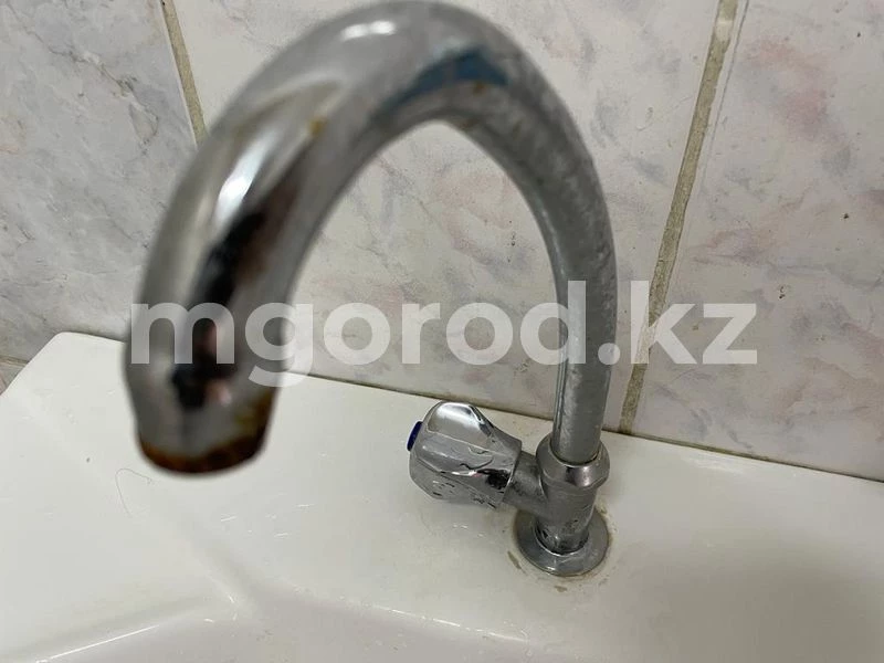 В трёх районах Алматы временно отключат холодную воду