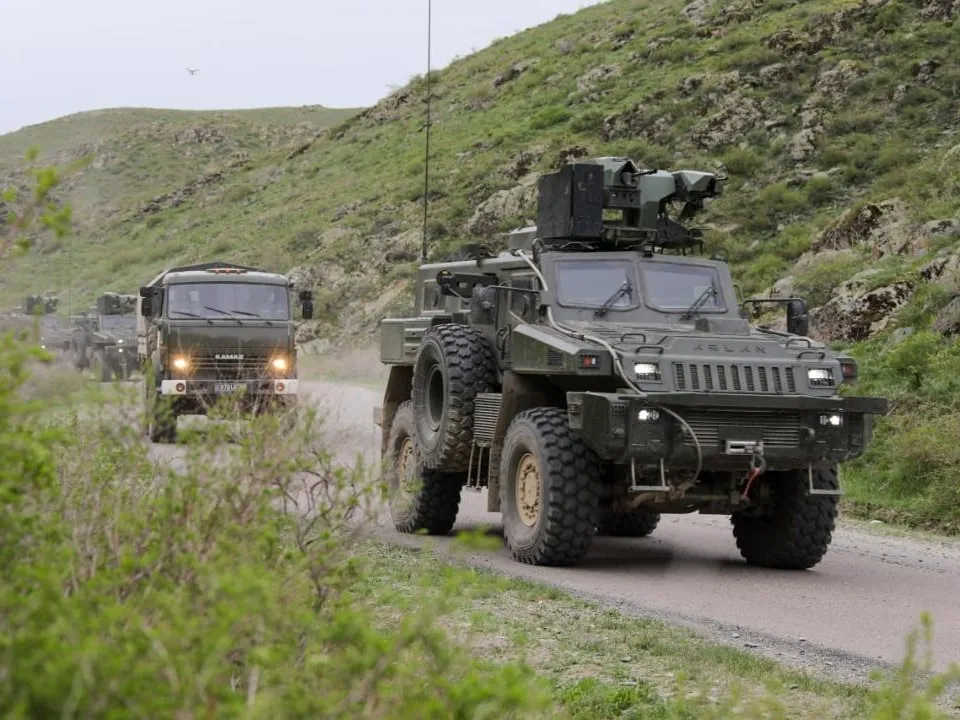 Казахстанцев просят не пугаться военной техники