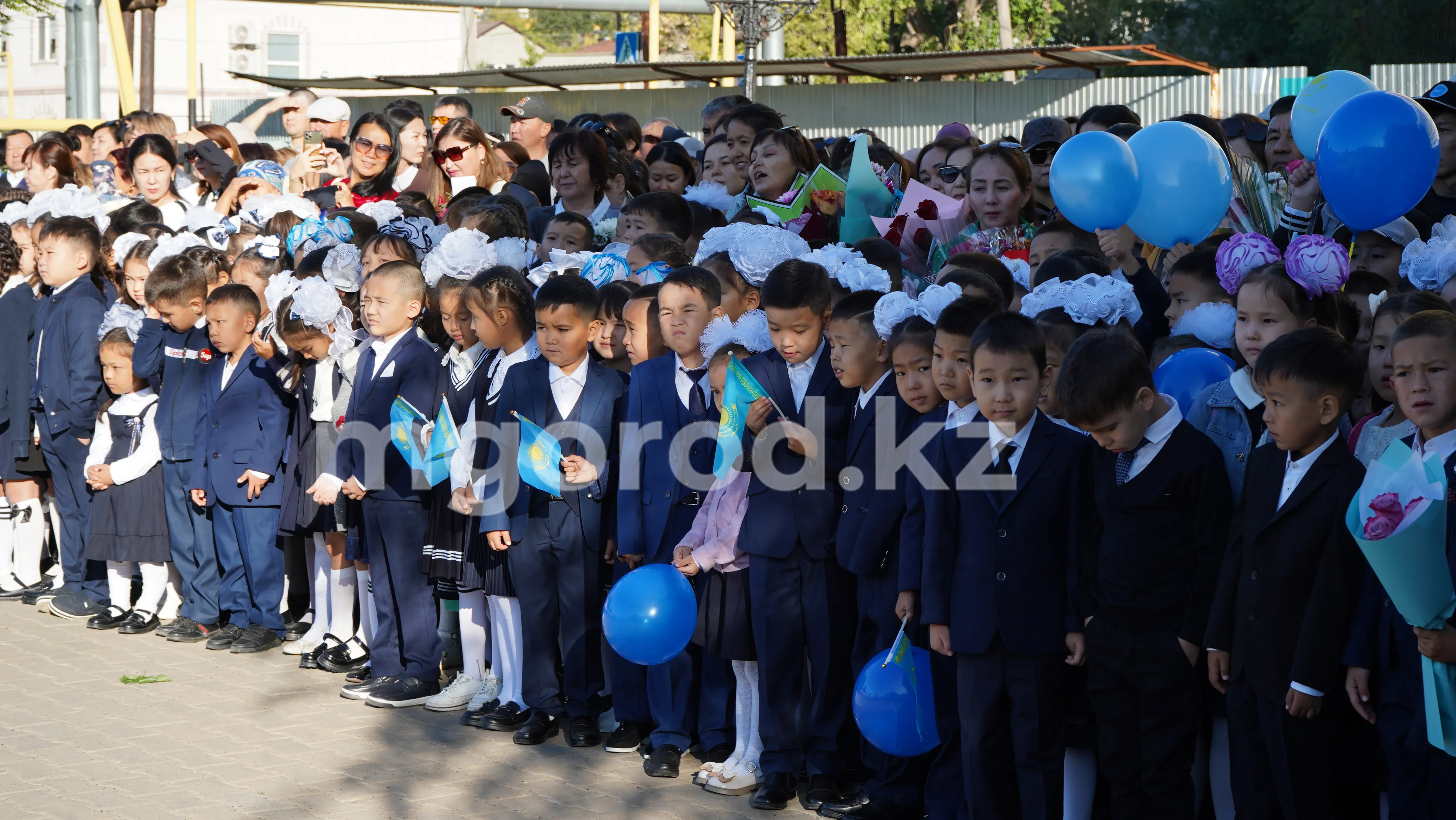 Торжественные линейки прошли в школах Уральска