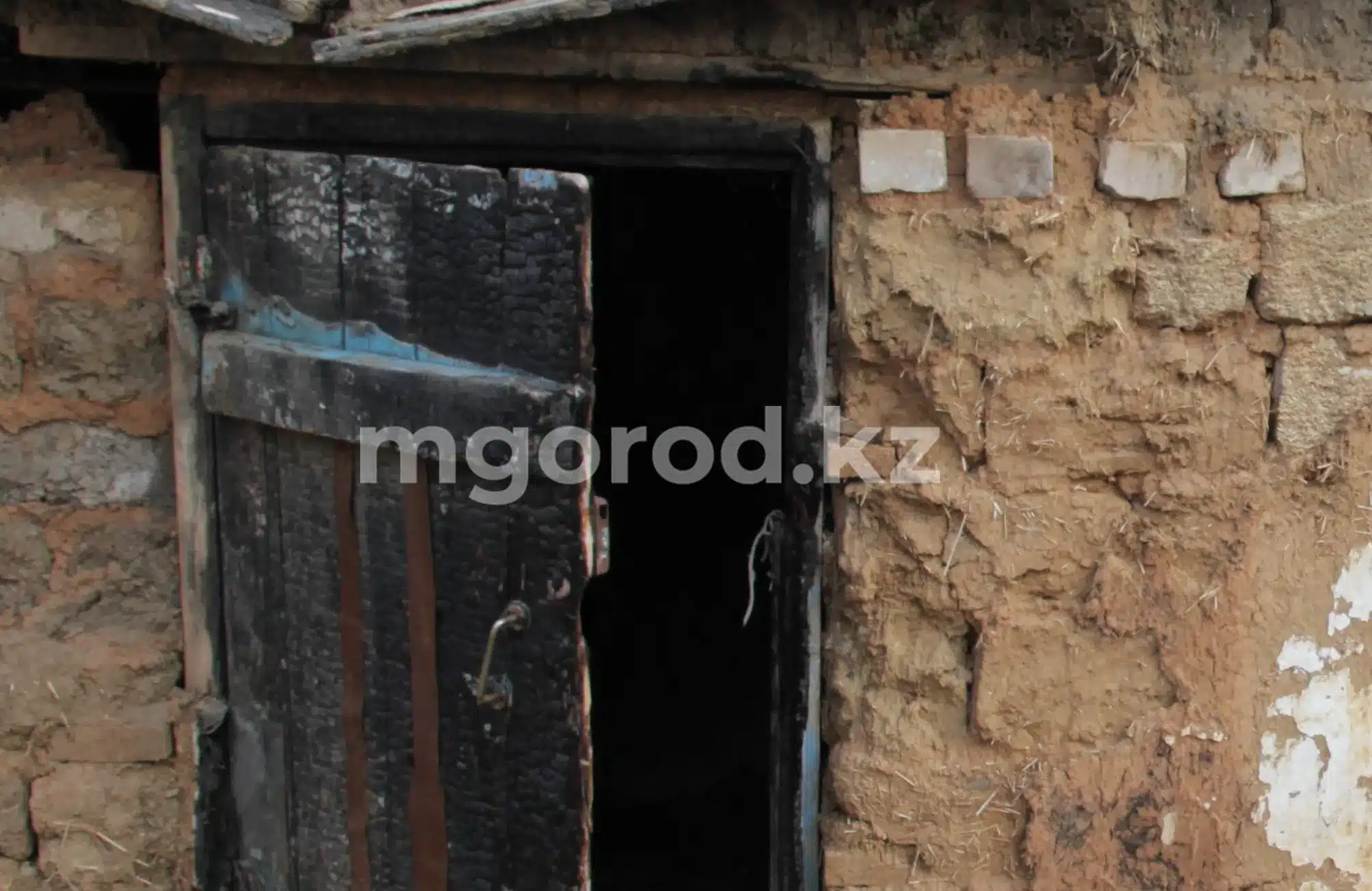 В Актобе школьник повесился в сарае соседей