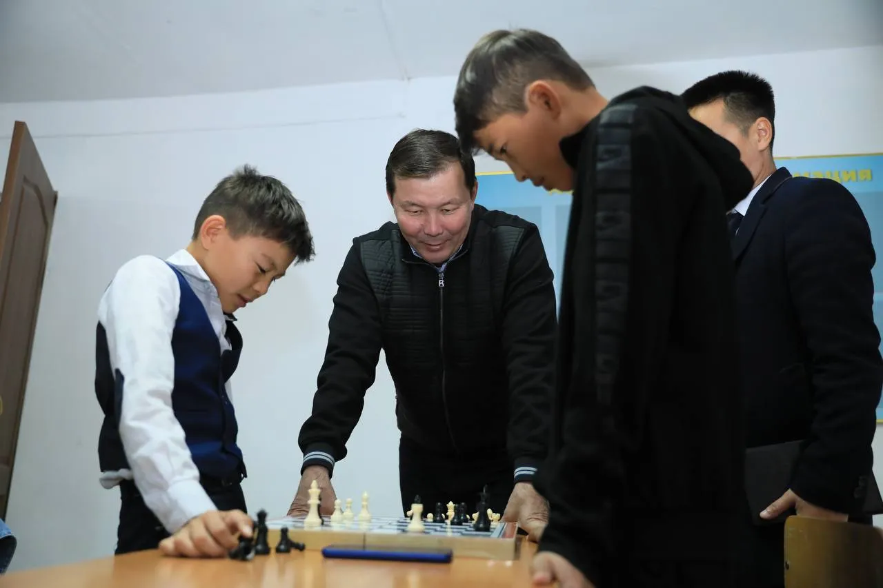 В построенной в 2019 году гимназии в Актюбинской области протекает крыша