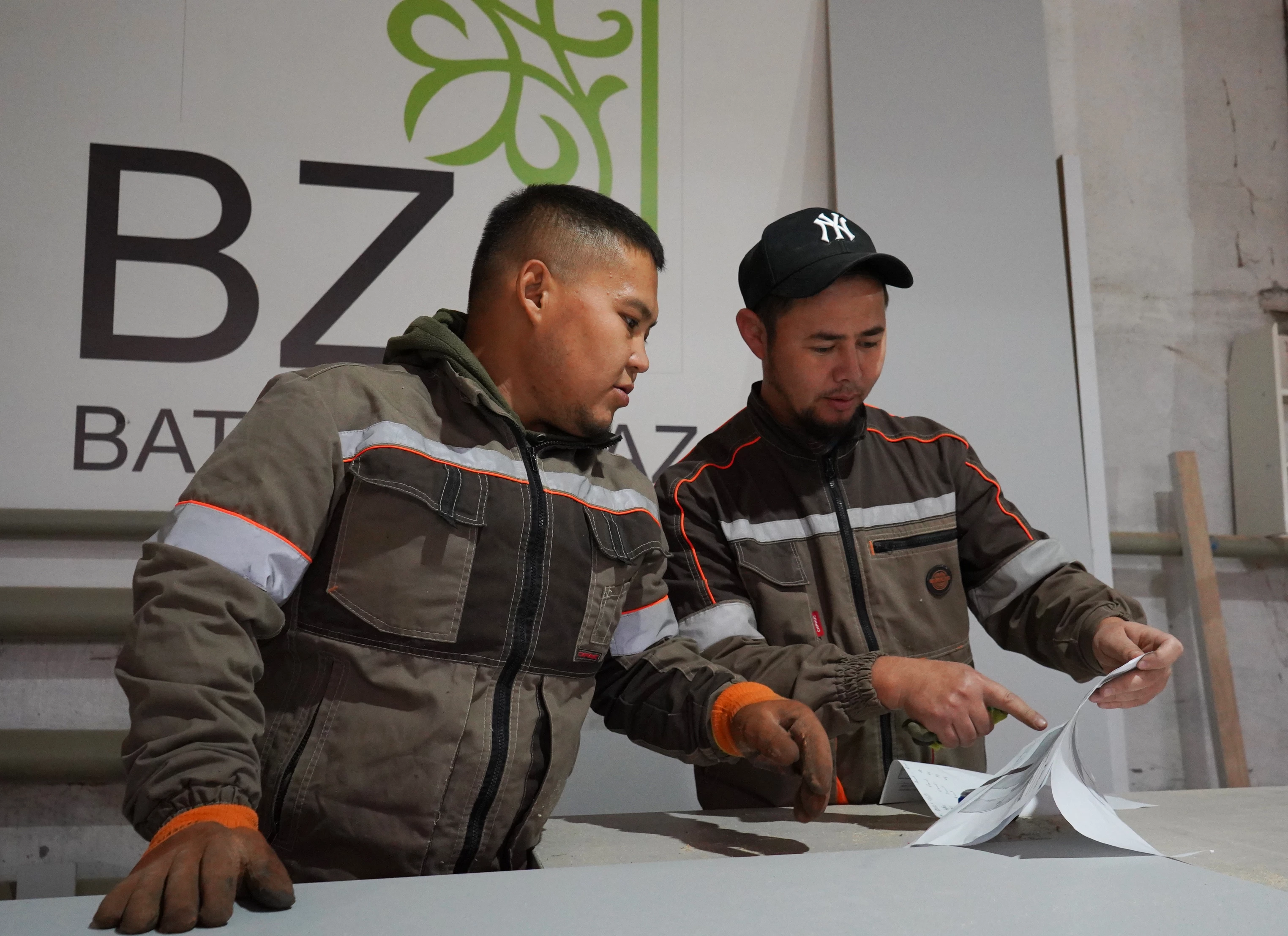 Качество изделий — превыше всего: как работает цех по изготовлению корпусной мебели в Уральске