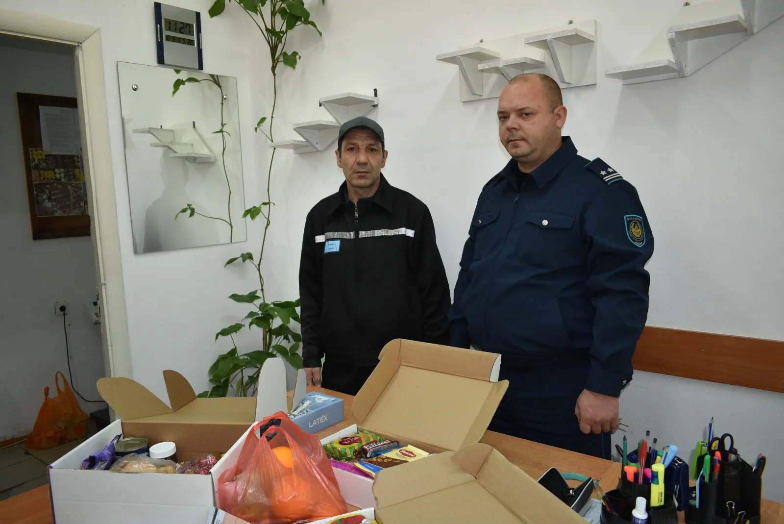 Осуждённый из Уральска передаёт сладости в детский дом