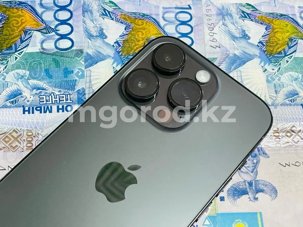 Сколько казахстанцу нужно копить на новый iPhone