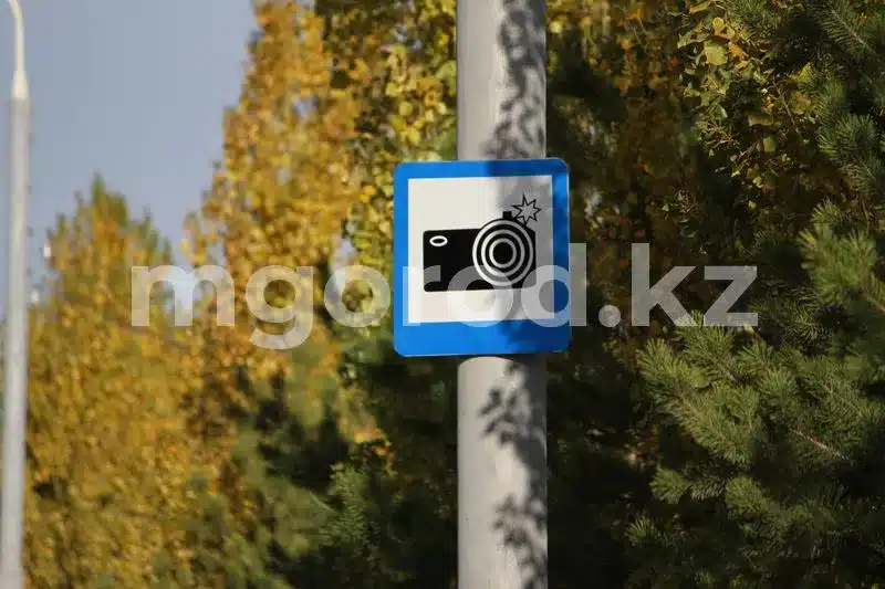 В Уральске не уберут предупреждающие знаки перед скоростемерами