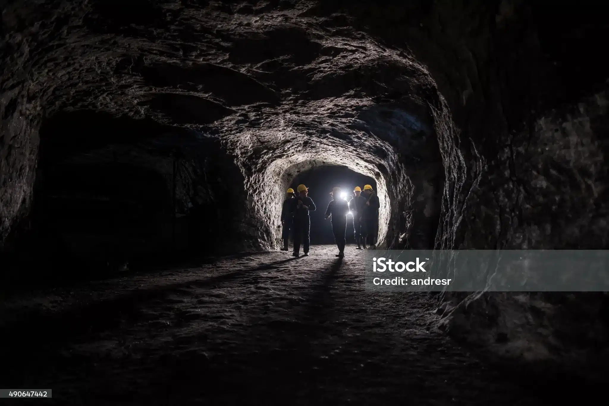 Взрыв на шахте в Караганде: число погибших выросло до 32