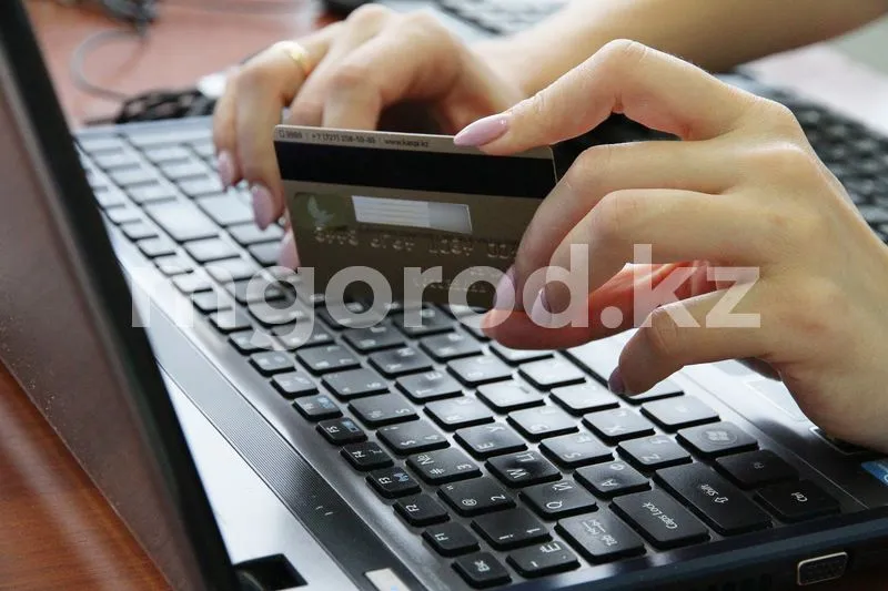 Запрещено ли казахстанским банкам открывать карты гражданам России