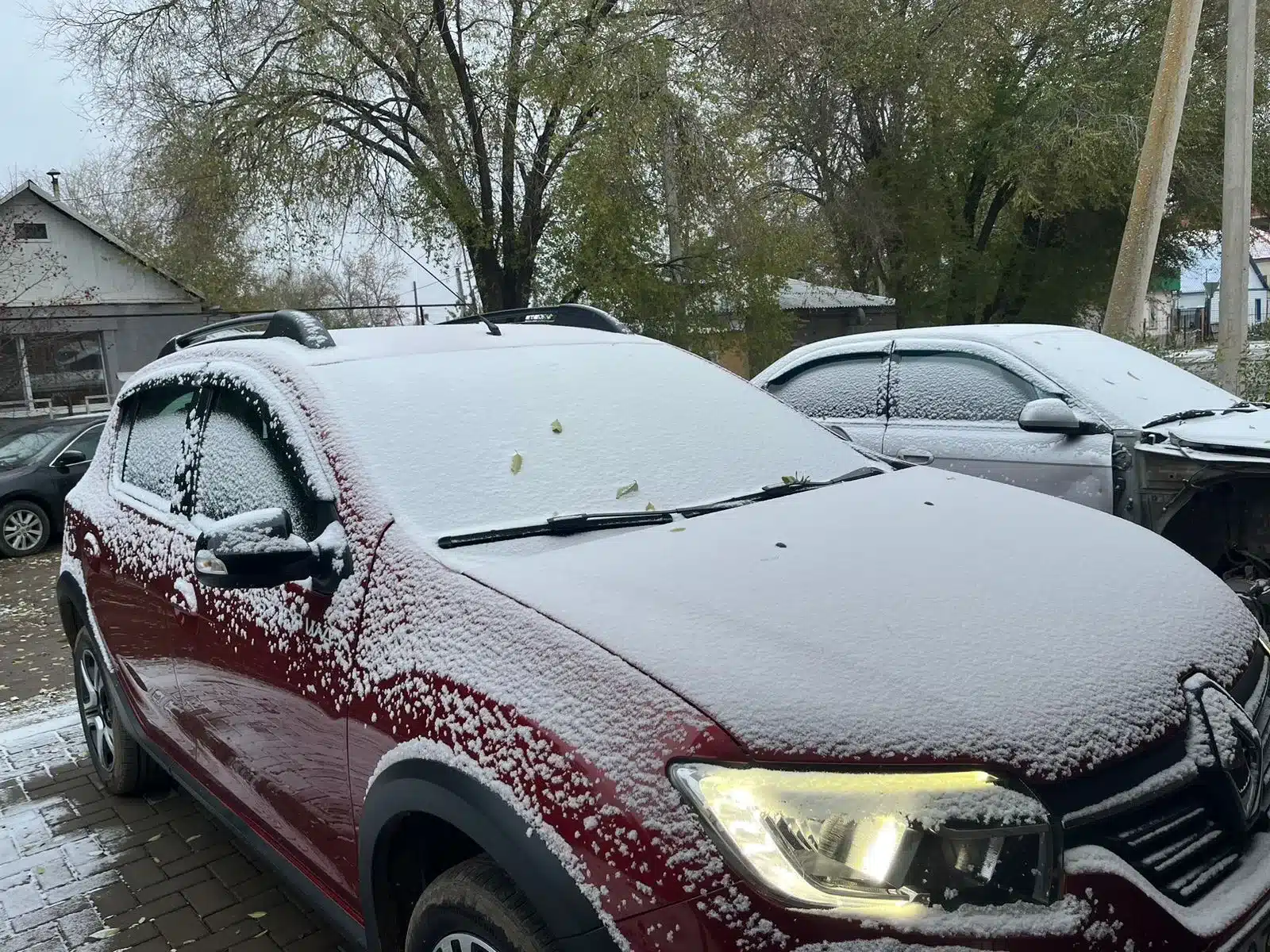 С 1 декабря водителей в Казахстане будут штрафовать за езду на летних шинах