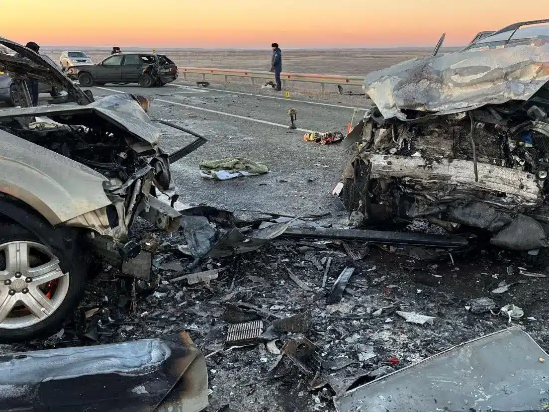 Трое человек погибли в массовом ДТП под Актобе