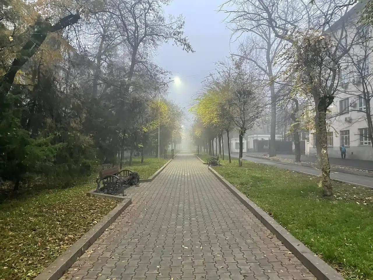 Туман накрыл Алматы