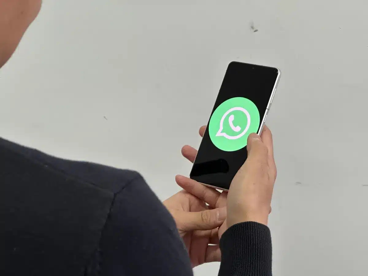 Жительницу Атырау наказали за оскорбление в WhatsApp