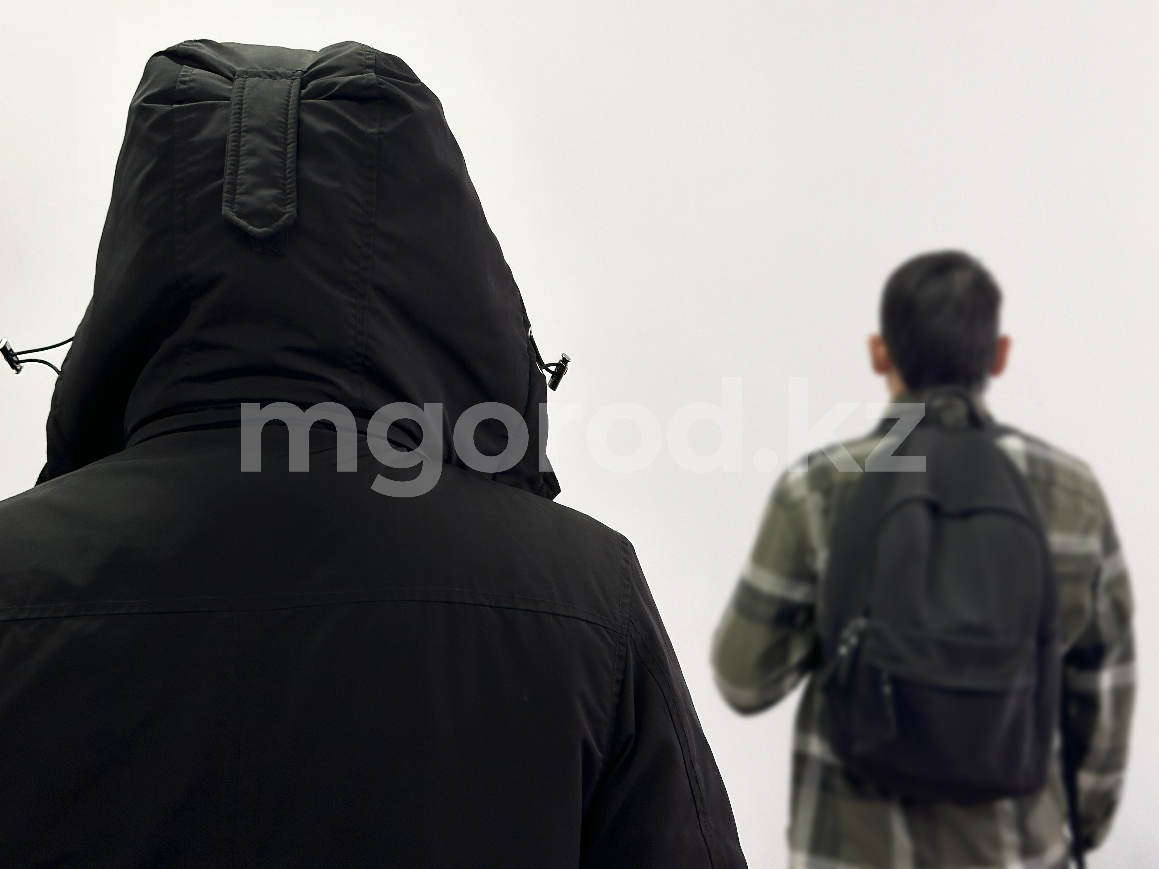 Раздел догола во дворе: жительница Уральска заявила, что её ребенка домогались