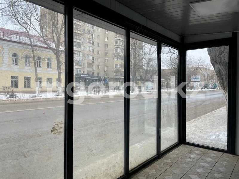 В акимате Уральска объяснили, почему «тёплые остановки» не греют