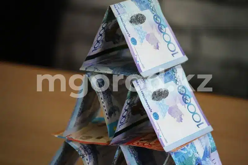 Жительница Уральска создала финпирамиду и обогатилась на 304 млн тенге