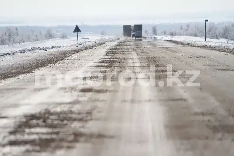 Еще две автодороги закрыли в ЗКО