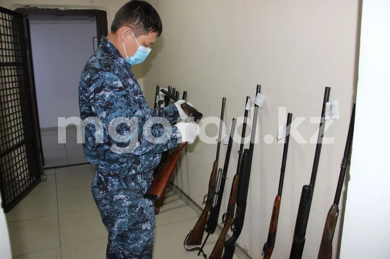 Незаконно хранившееся у жителя ЗКО ружье передали в собственность государства