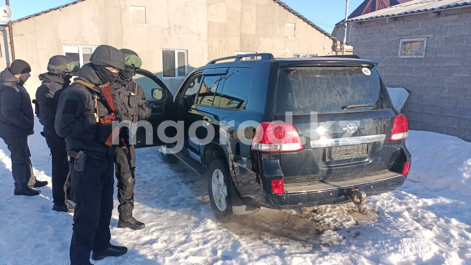 Угнанную в Актобе Тoyota Land Cruiser 200 нашли в Уральске