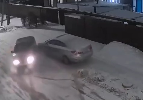 Ударил авто и скрылся: найти виновника ДТП помогло видео с камер наблюдения