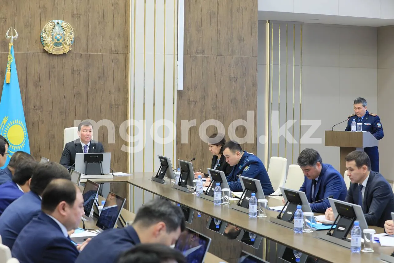 Аким Актюбинской области обещал наказывать чиновников за халатное отношение к работе