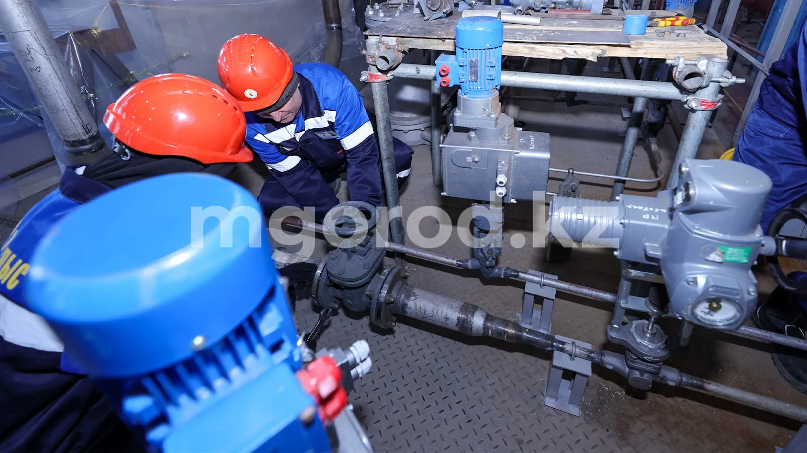 Олжас Бектенов обещал помочь с реконструкцией уральского водоканала