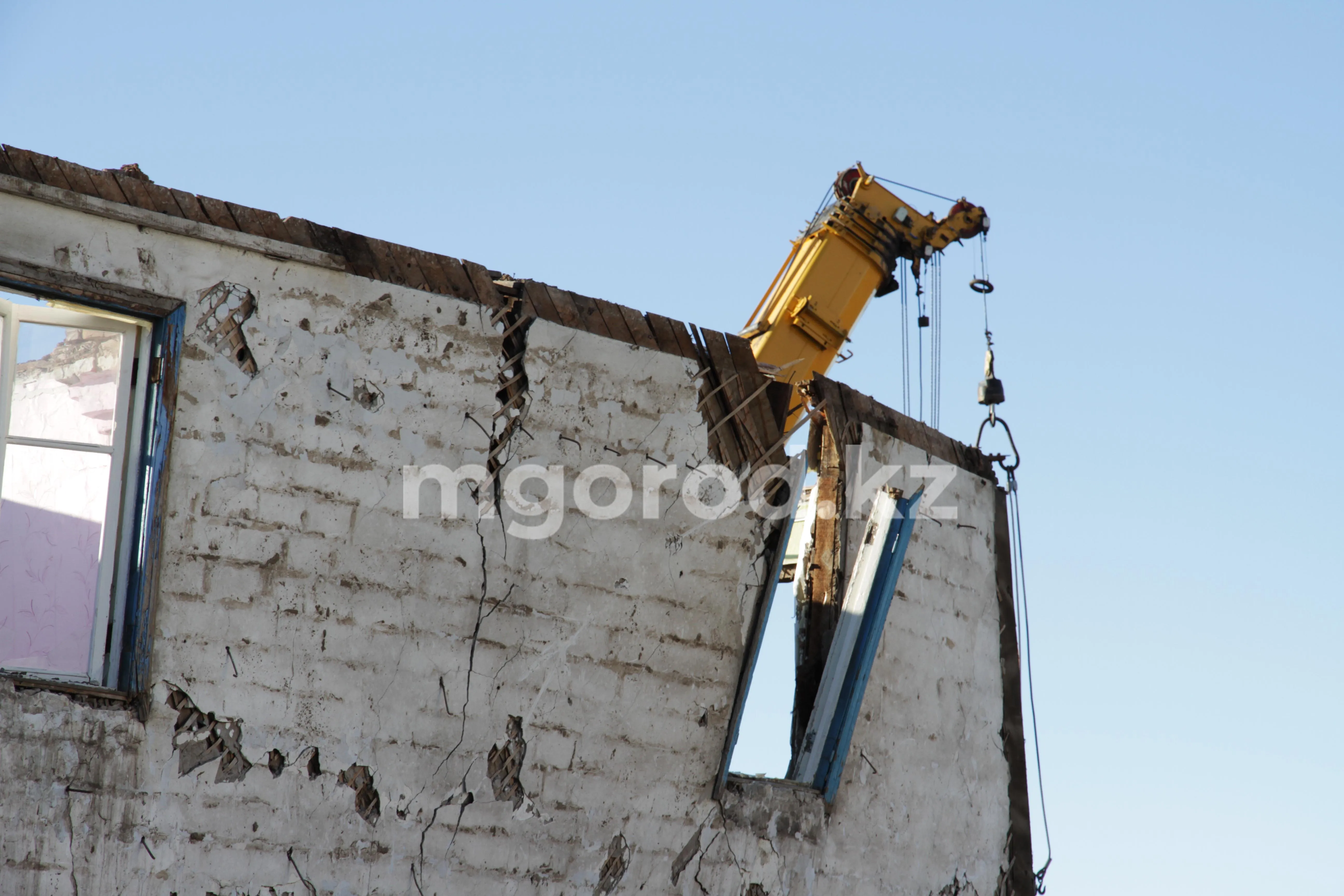 Пять аварийных домов снесут в Уральске