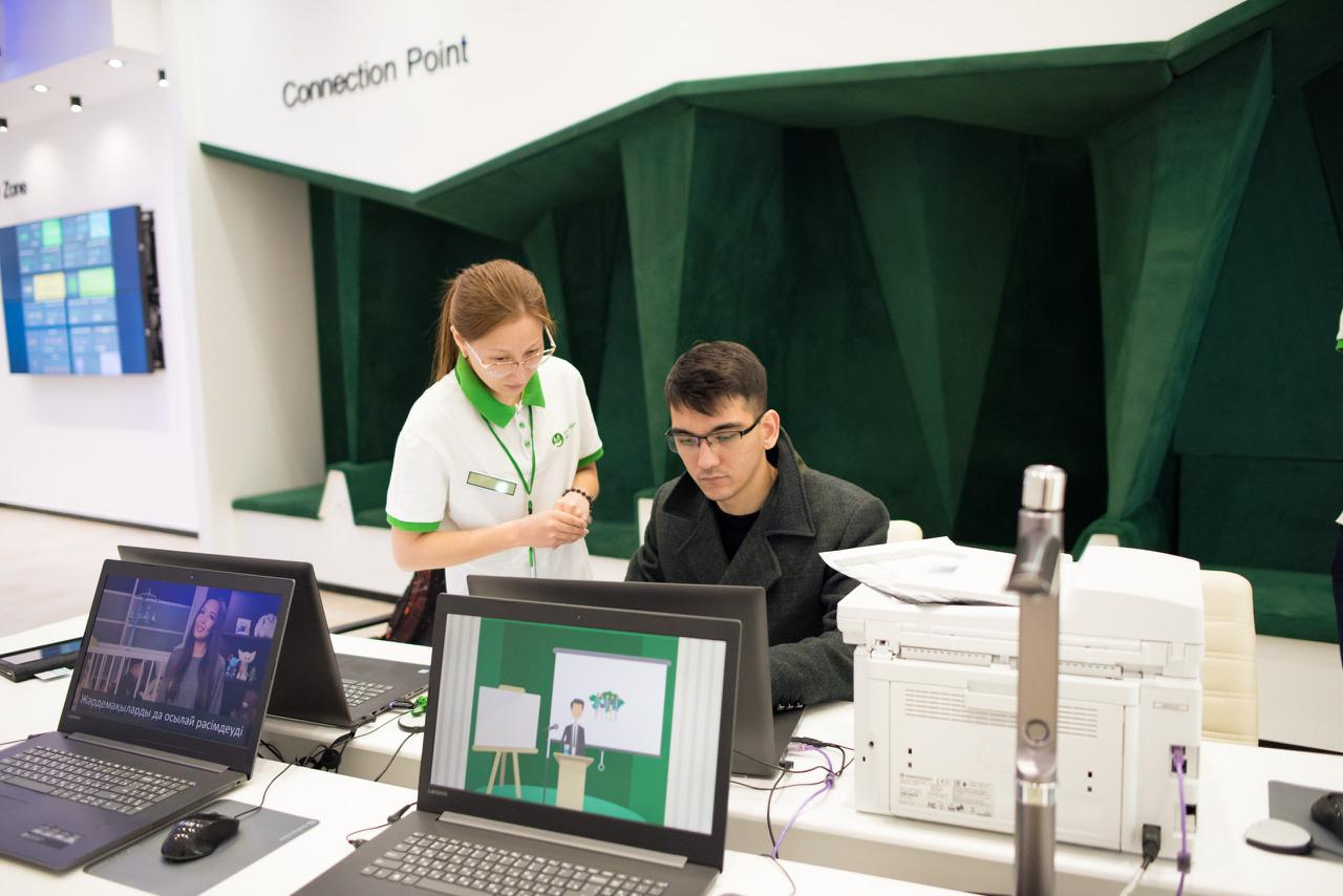 Услуги ЦОНа теперь можно получить в торговых домах Уральска