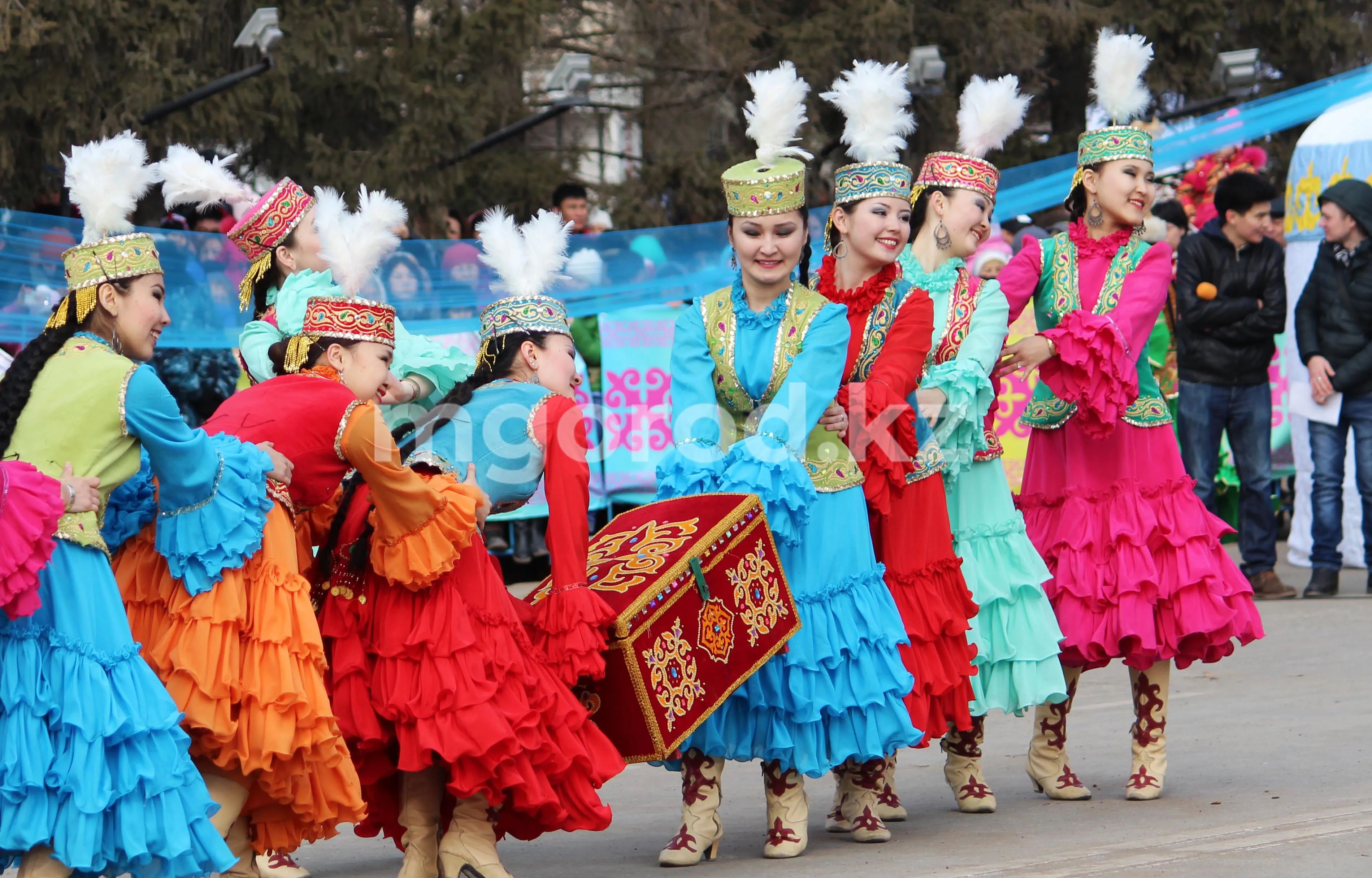 Сколько женщин живет в Казахстане