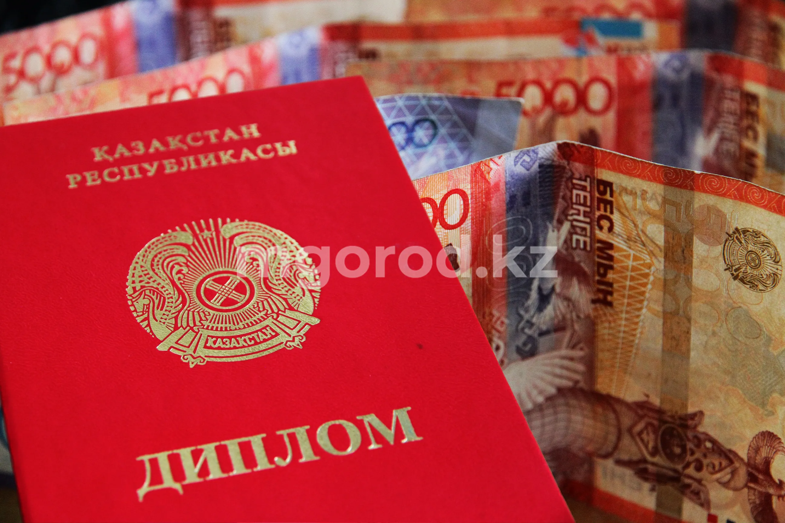 Стипендии для студентов повысят в Казахстане