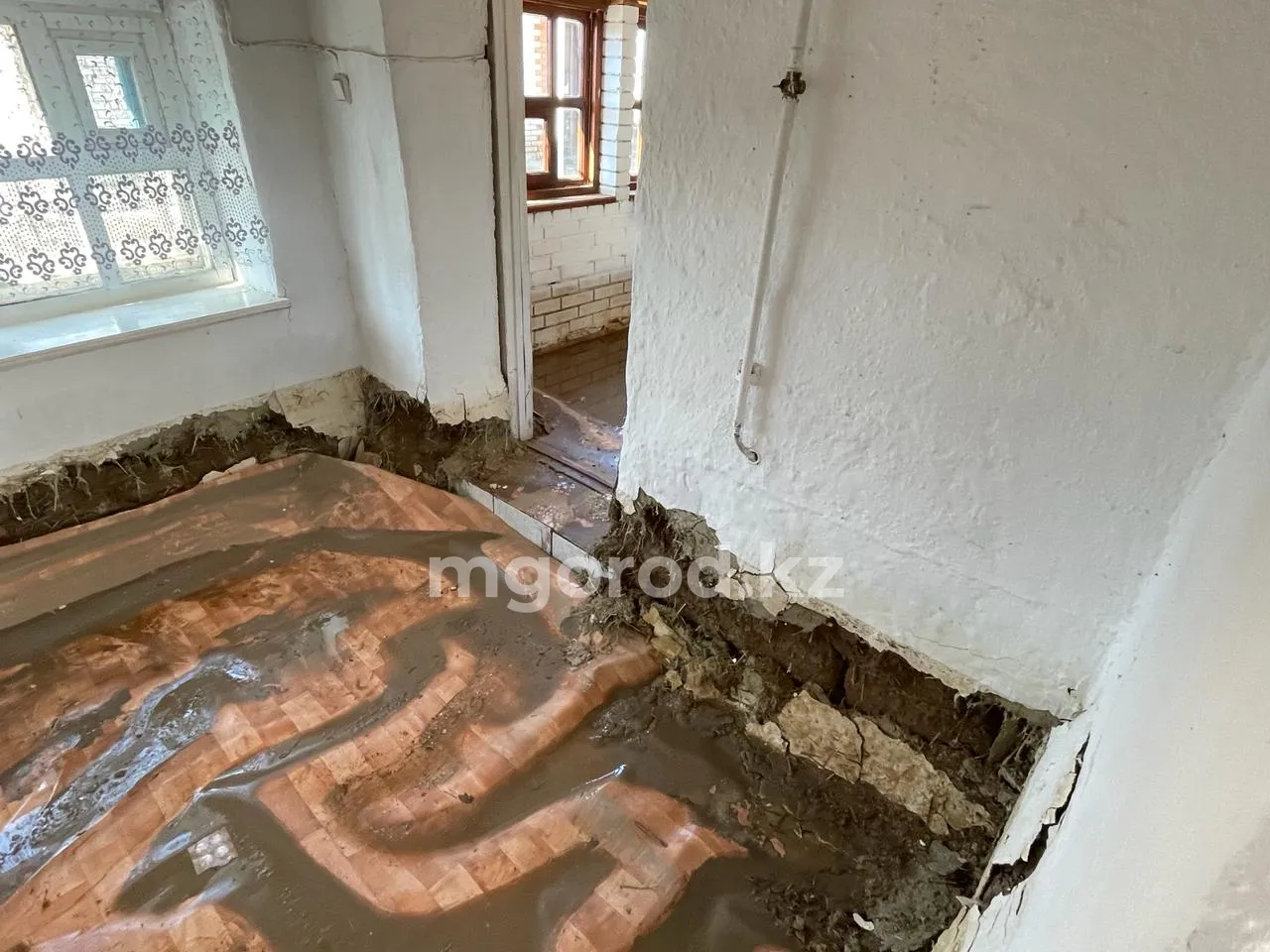 В Уральске начался приём заявок пострадавших от паводка