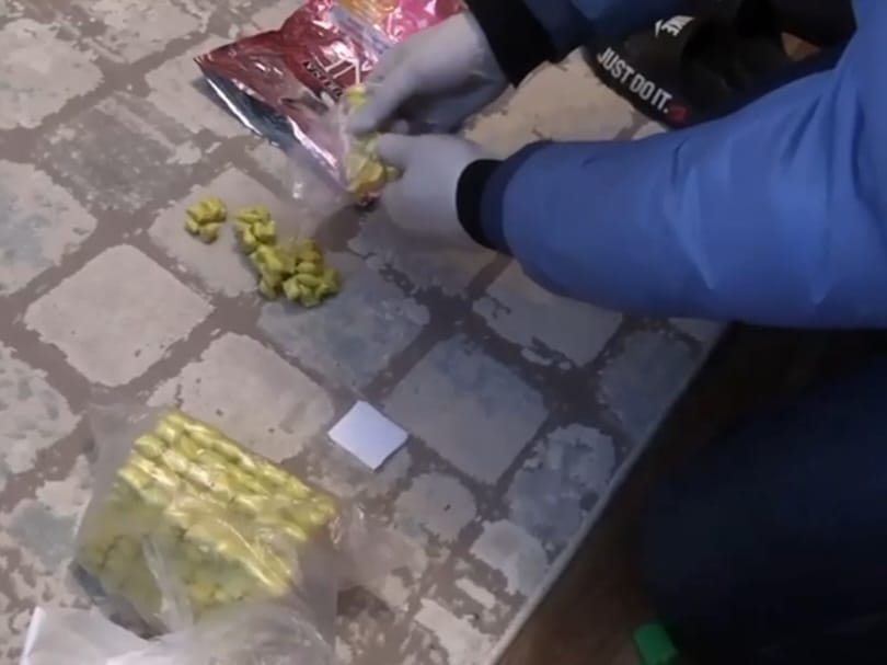 В Уральске задержали наркогруппировку, работающую через Telegram