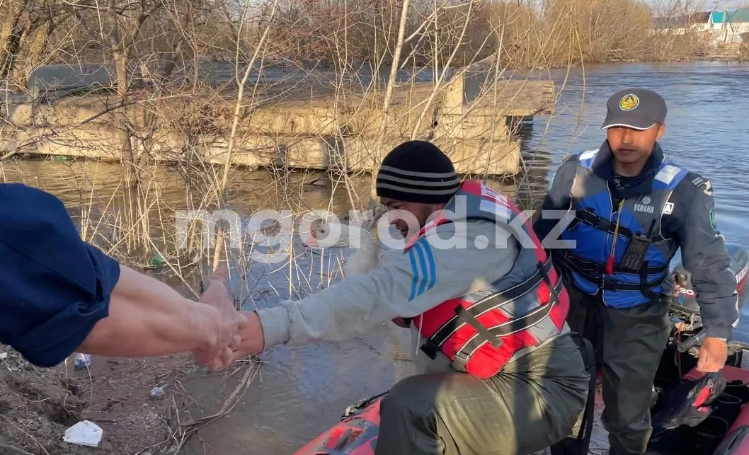 В Уральске жителей набережной Урала просят эвакуироваться