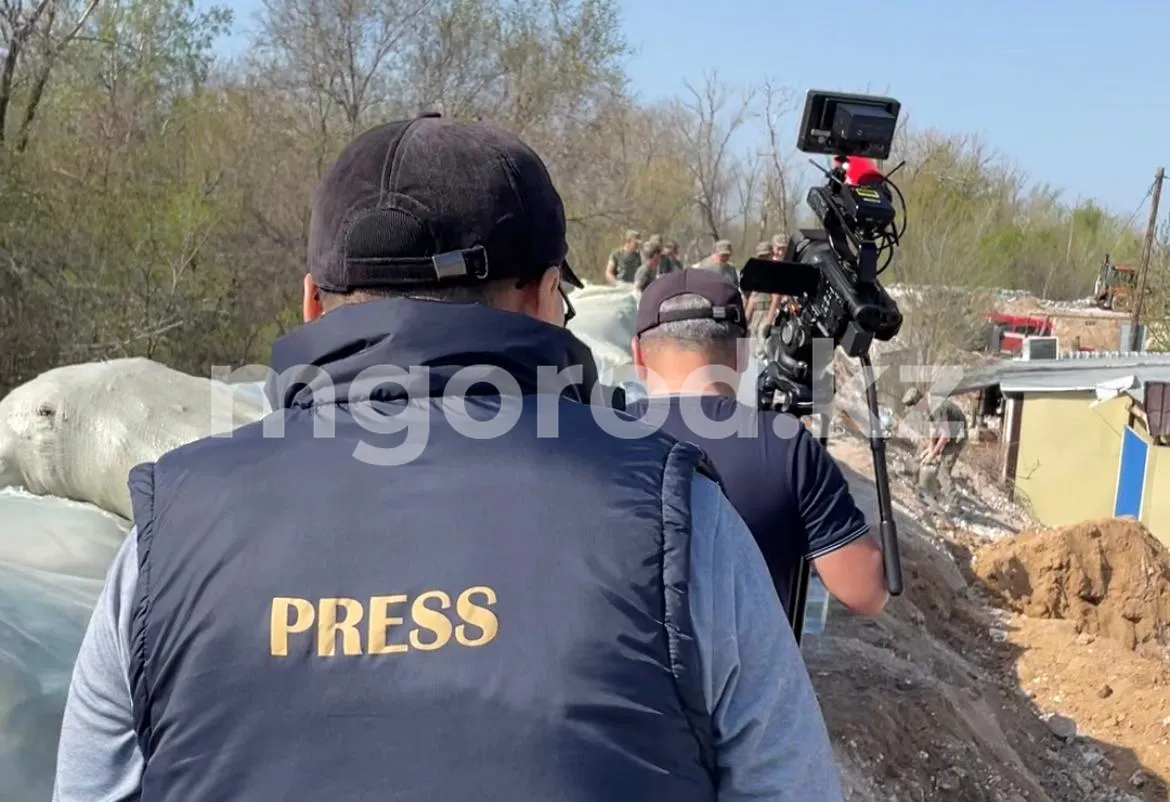 Журналистам запретили работать в подтопленных зонах ЗКО