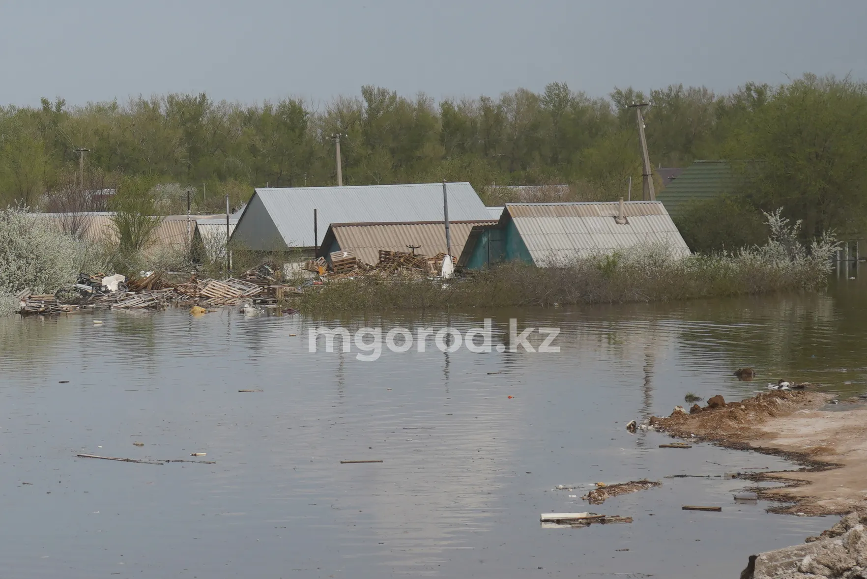 Пострадавший от паводка инвалид из Уральска добился компенсации через суд
