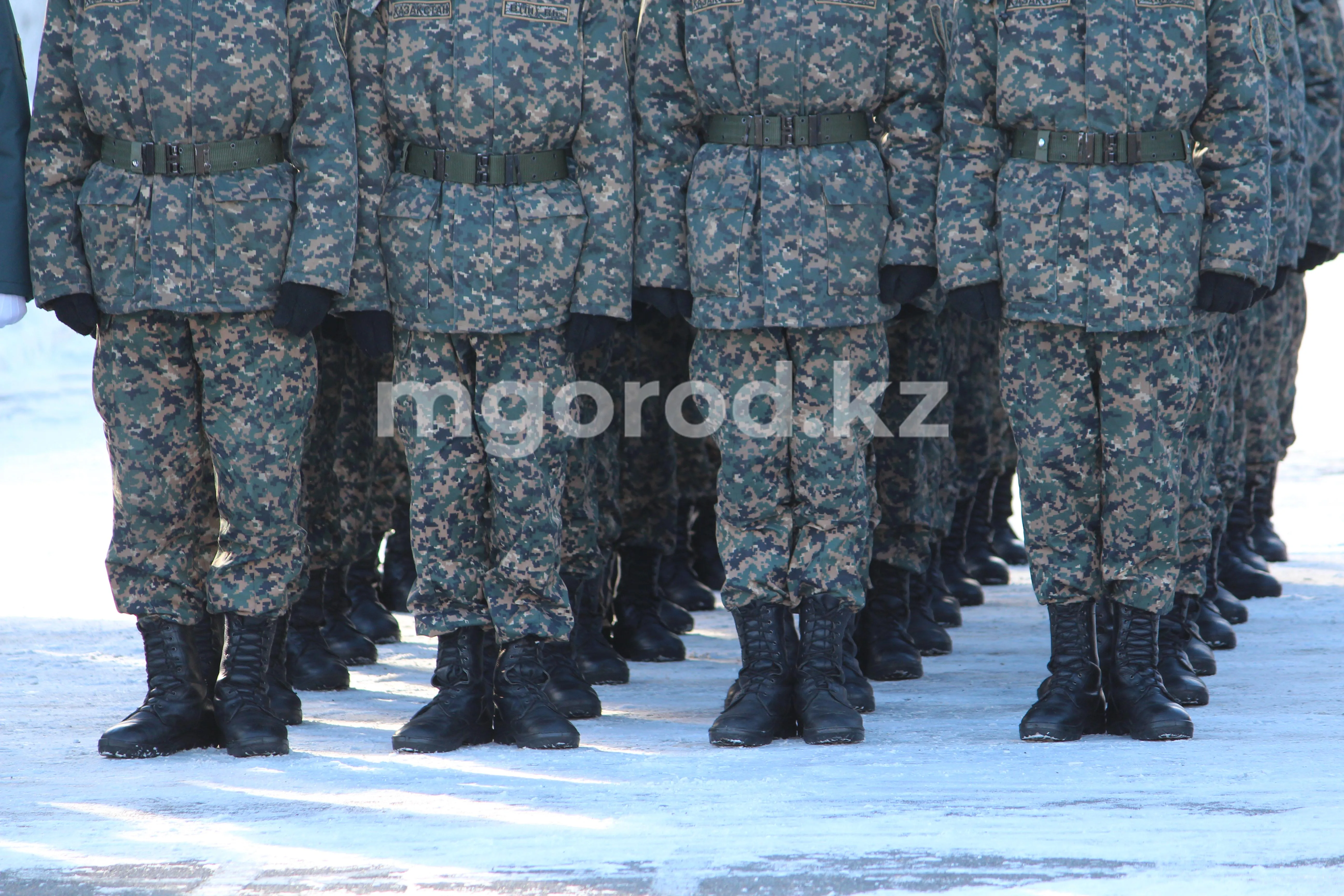767 казахстанцев изучают военное дело