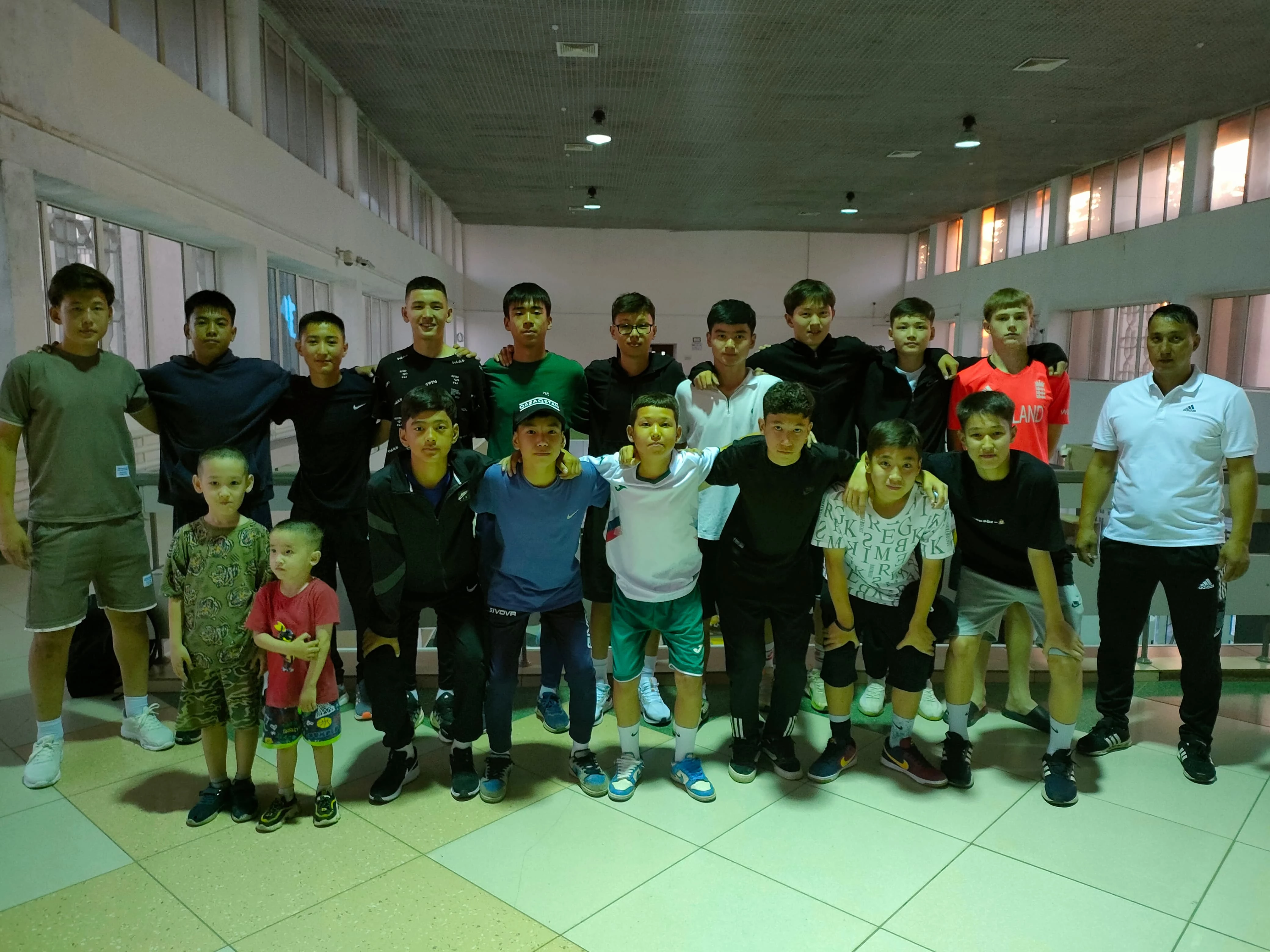 Они деньги не поделили, а страдают наши дети - родители юных футболистов о ситуации с ФК &quot;Акжайык&quot;