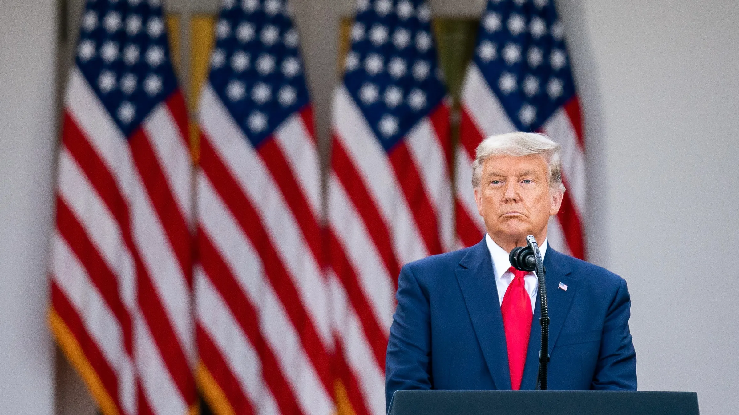 Трамп объявил о введении 25-процентных пошлин для Казахстана