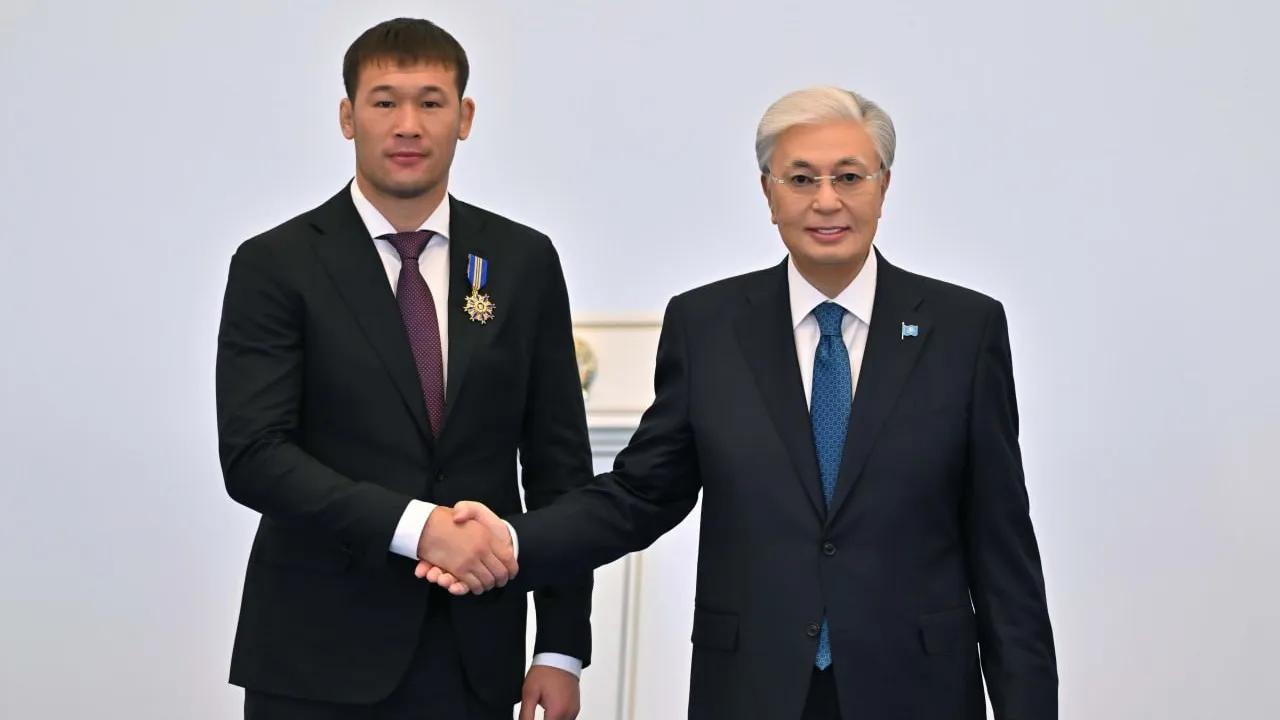 Токаев наградил Шавката Рахмонова, Зарину Алтынбаеву и других деятелей