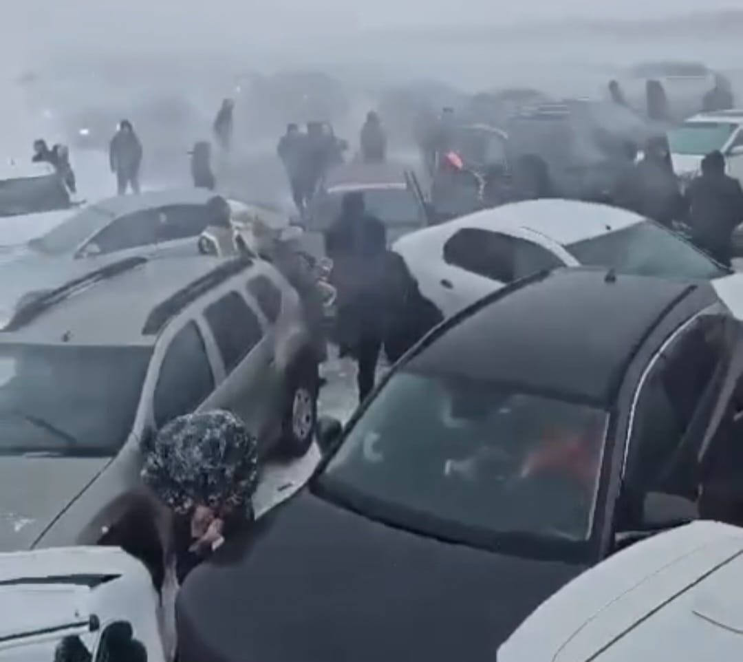 95 авто столкнулись на Республиканской трассе: пострадали 20 человек