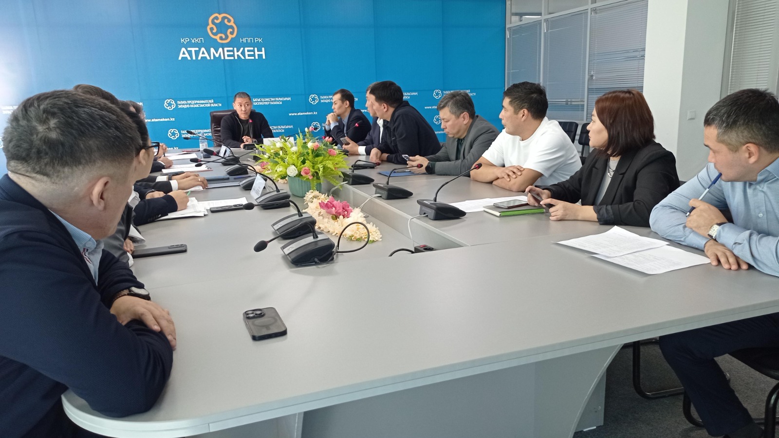 Предприниматели Уральска просят снижения налоговой нагрузки