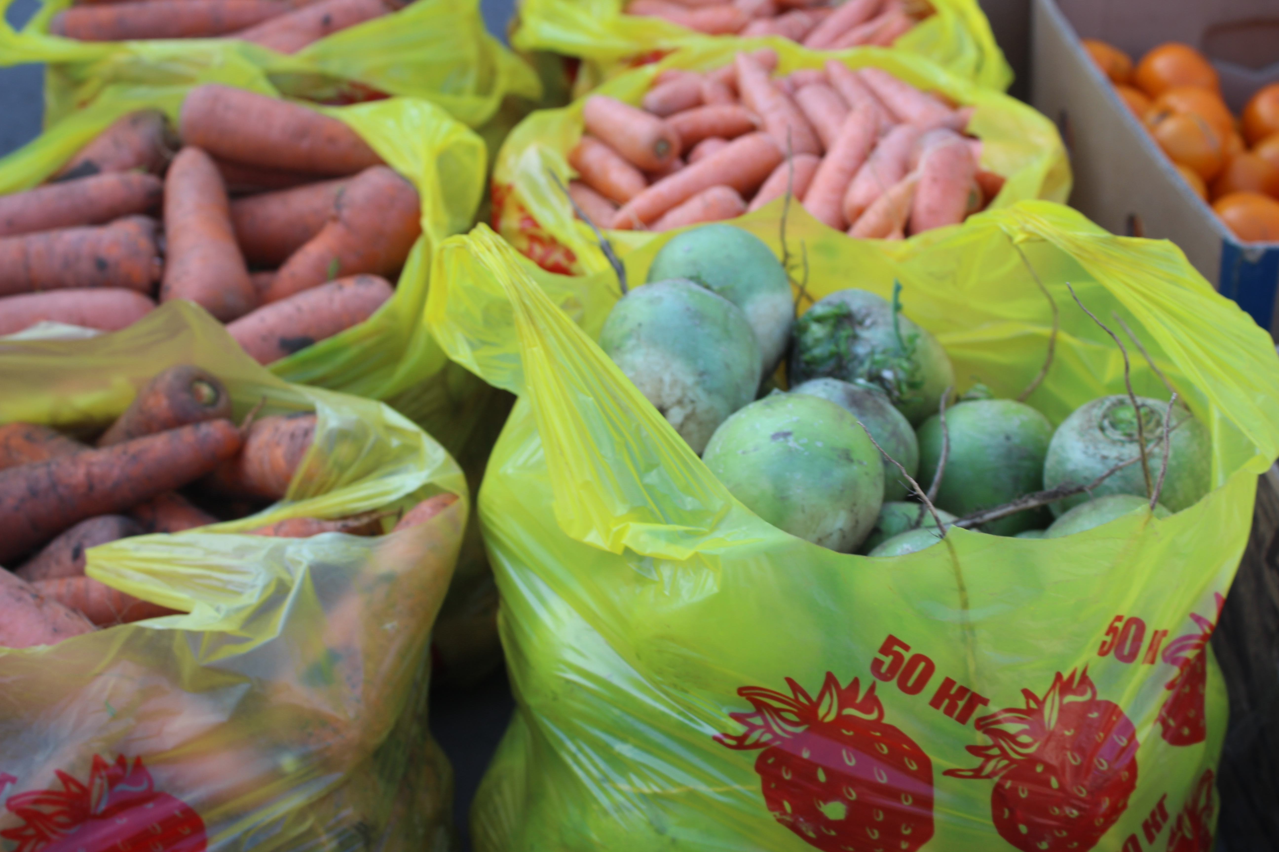 Уральцев приглашают на ярмарки сельхозтоваров