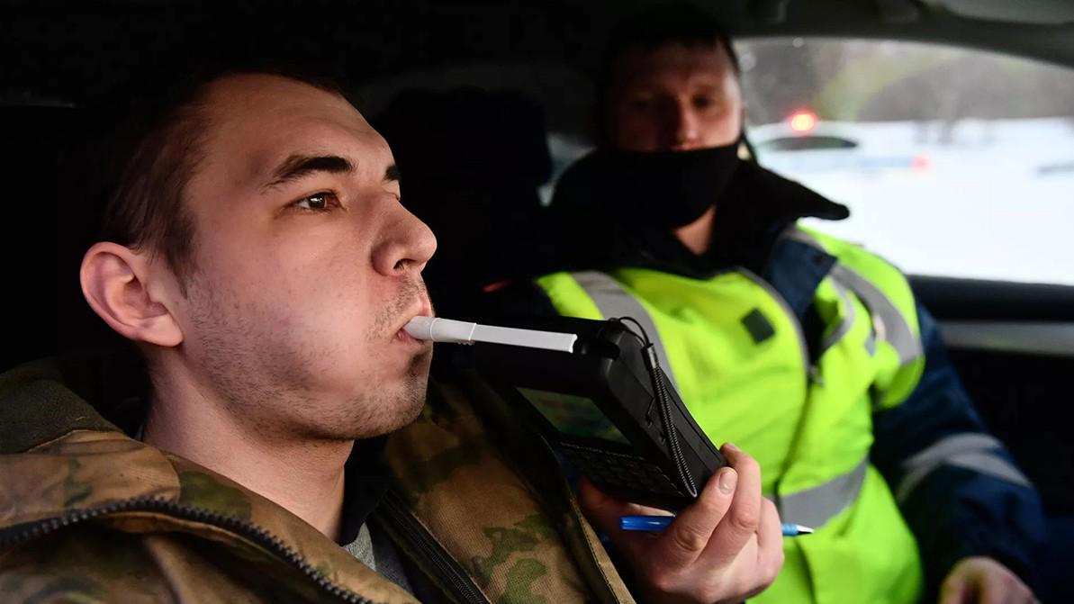 Стоит ли садиться за руль 1 января и что делать, если вас остановила полиция