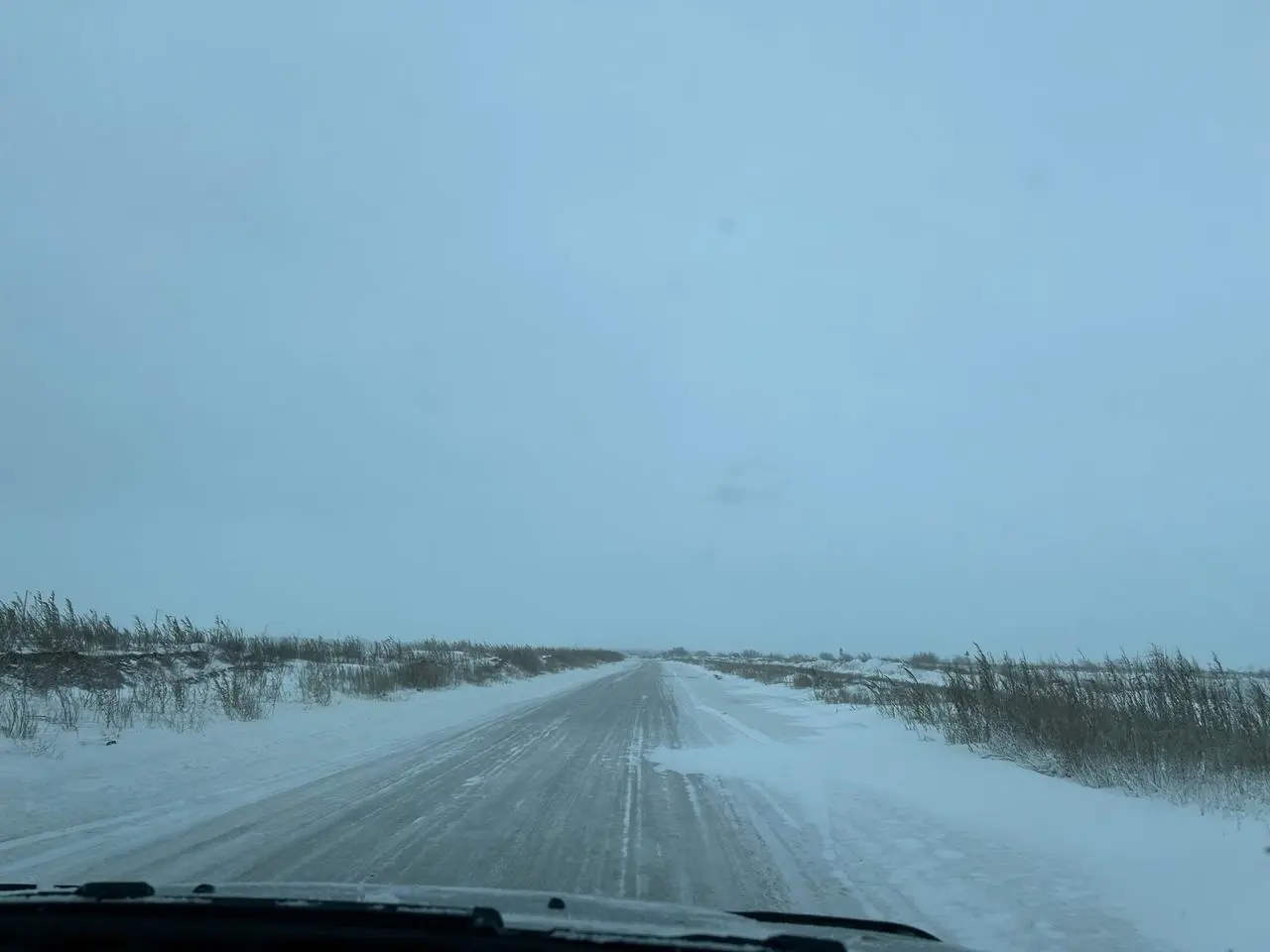 Автодорогу закрыли в Атырауской области из-за непогоды