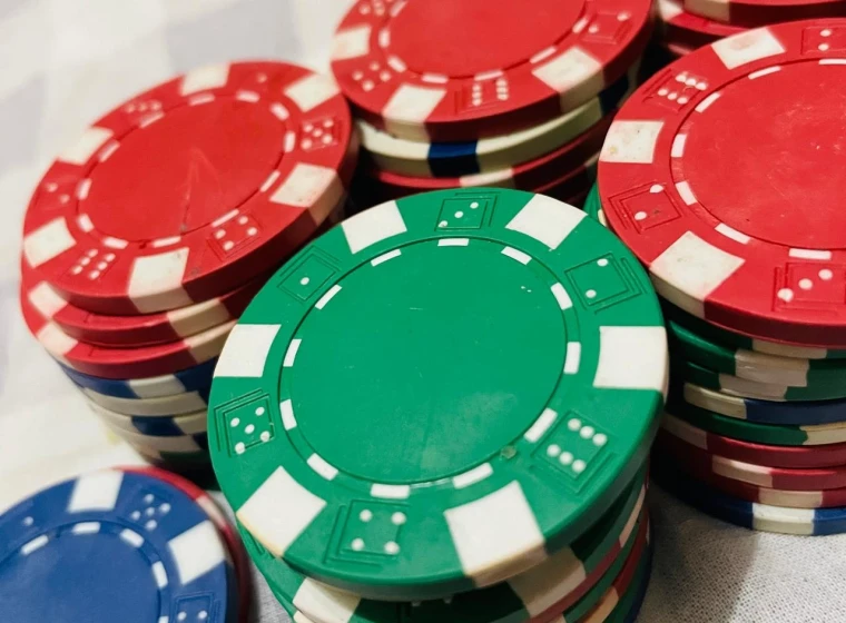 Госслужащий из Уральска потратил 34 млн тенге на азартные игры