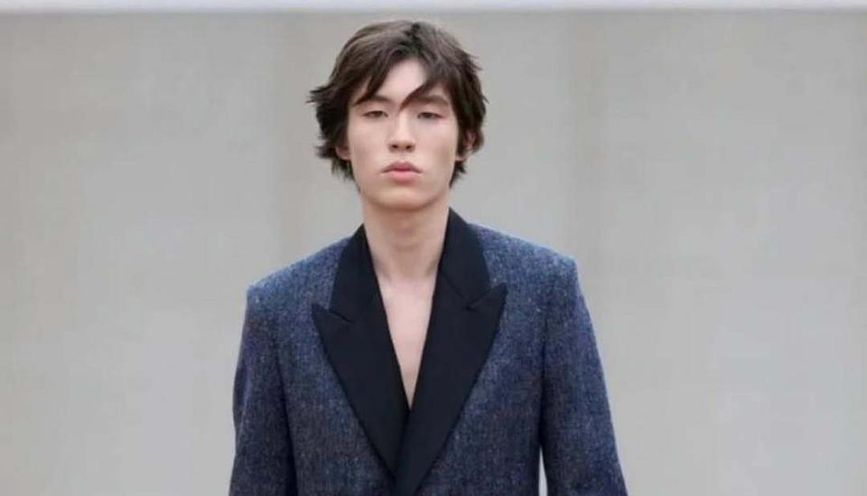 Шахматист из Атырау стал моделью для Dior